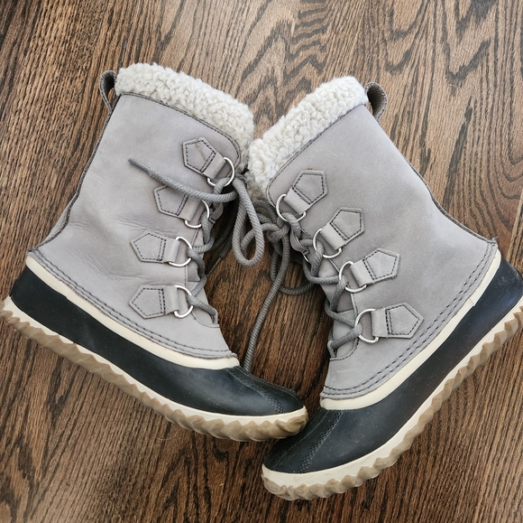 Women's SOREL snowboots SIZE 6.5 - Picture 1 of 3